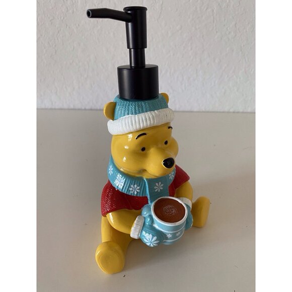 Disney Winnie The Pooh Hot Cocoa Christmas Santa Hat Soap Dispenser Ceramic NEW - Picture 6 of 9